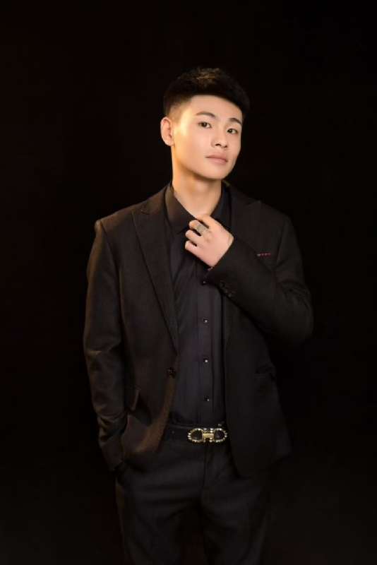 刘小船的第二张照片--青岛上门女婿服务网
